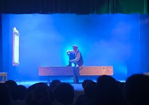 “Үз асылыңны бер югалткач, ничек кире табарга?”. Минзәлә театрында “Сәхи(я)” спектакле премьерасы узды.